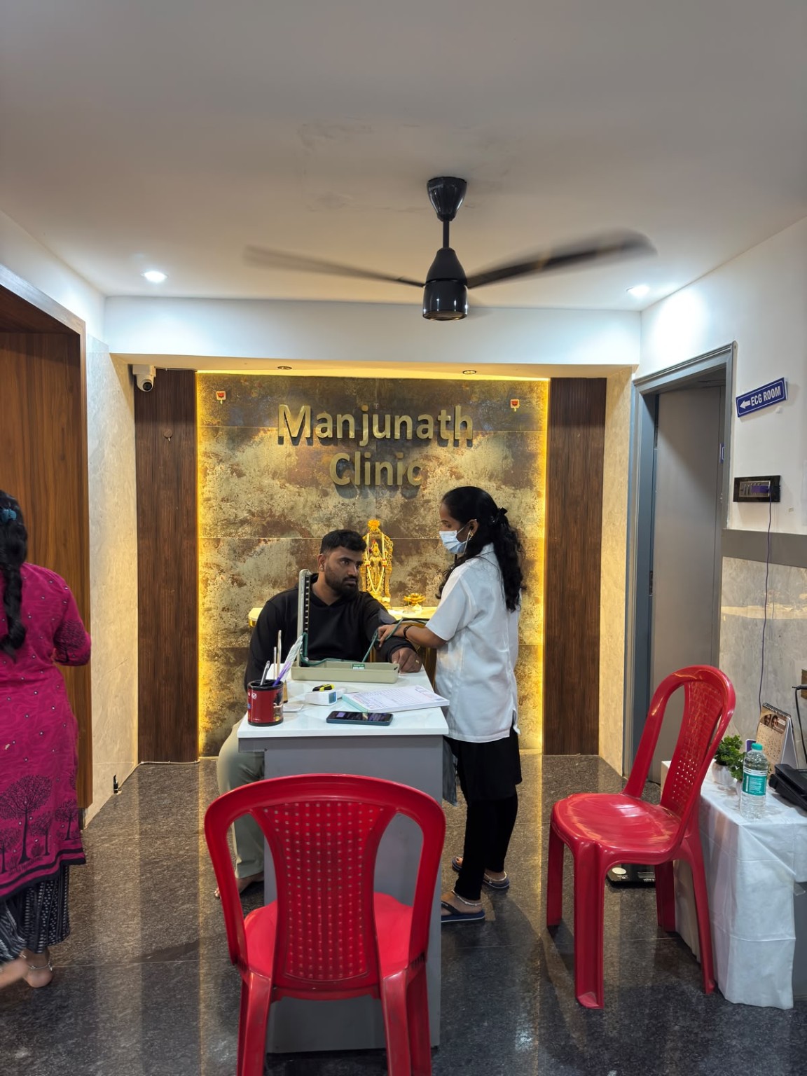 Manjunath Clinic reception and consultation area